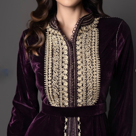 Velvet Moroccan Kaftan - Picture 2 of 7